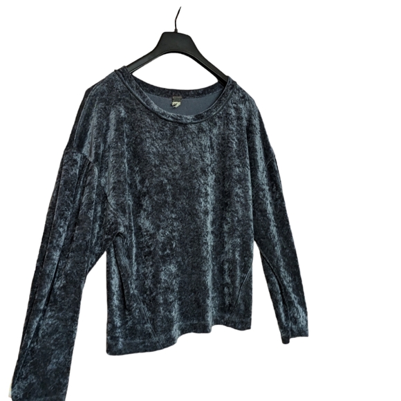 We The Free Milan Gray Crushed Velvet Top Size Medium - Picture 3 of 9